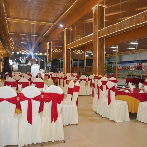 nha-hang-hai-san-bien-dong-tay-ninh-thien-duong-am-thuc-bien-giua-long-thanh-pho